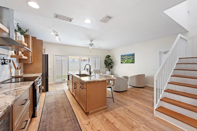 4 of 31 - 68 Live Oak Circle, Tequesta, FL