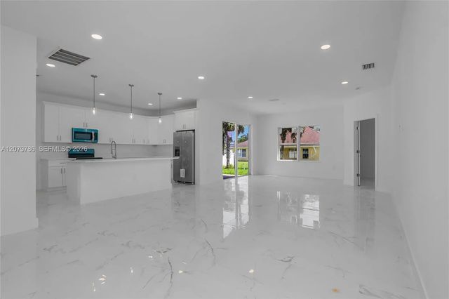 5 of 29 - 3060 Sean Road, North Port, FL