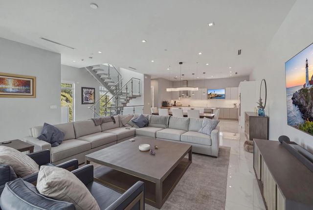 5 of 51 - 5 Se 11th Avenue, Fort Lauderdale, FL