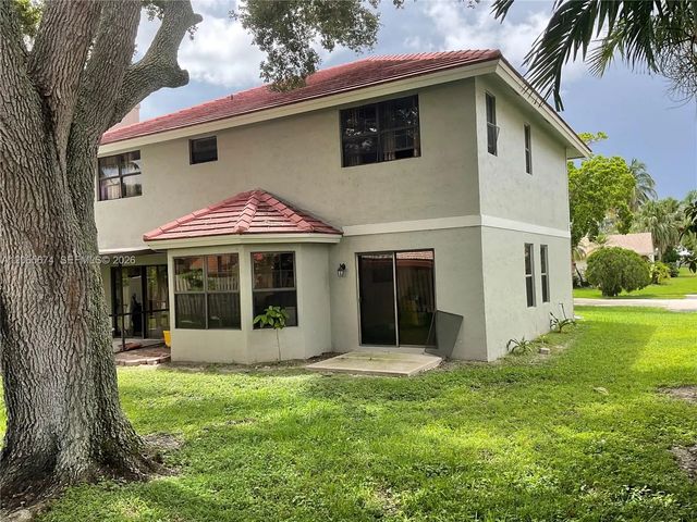 4 of 31 - 760 Blue Ridge Way, Davie, FL