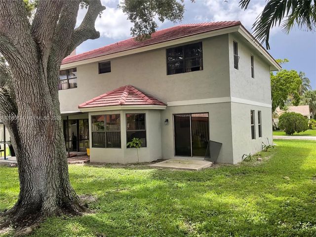 5 of 31 - 760 Blue Ridge Way, Davie, FL