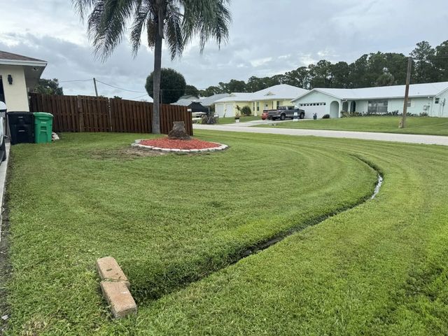 5 of 38 - 991 Se Brookedge Avenue, Port St. Lucie, FL