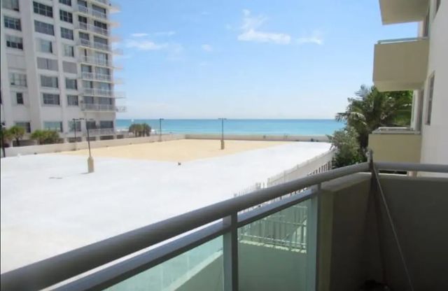 3001 S Ocean Drive, Hollywood