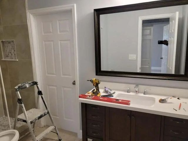 4 of 15 - 4010 N Shore Drive, West Palm Beach, FL