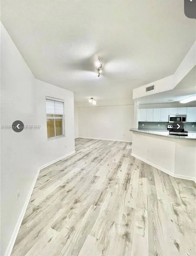 10902 Nw 83 Street #219, Doral
