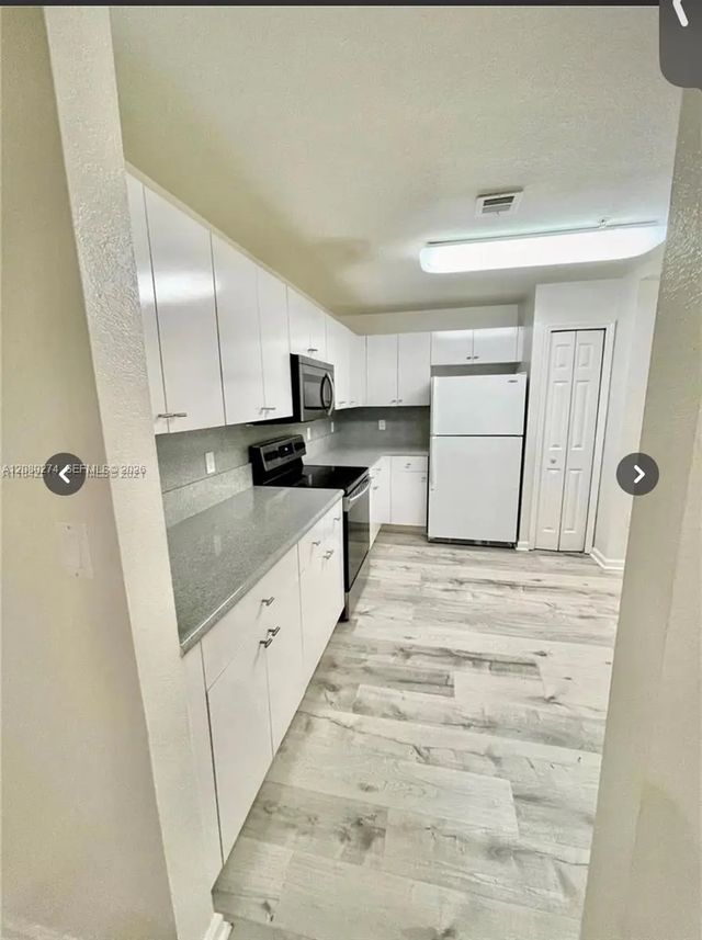 3 of 12 - 10902 Nw 83 Street #219, Doral, FL
