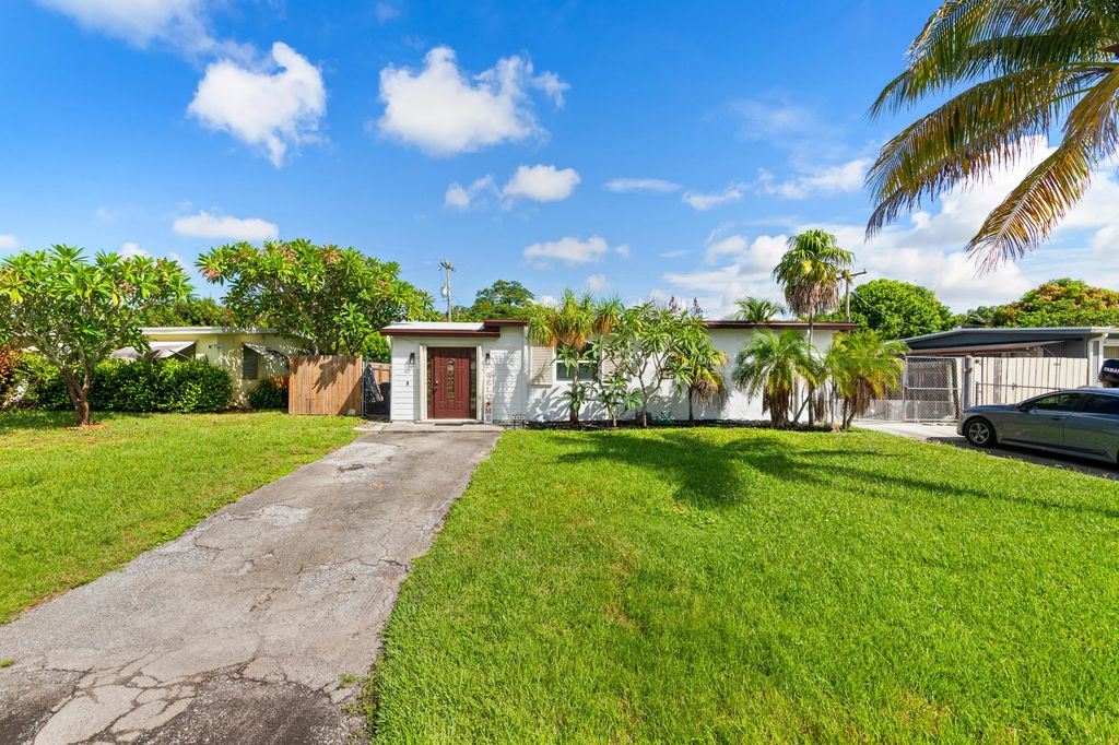 5581 Calico Road, West Palm Beach