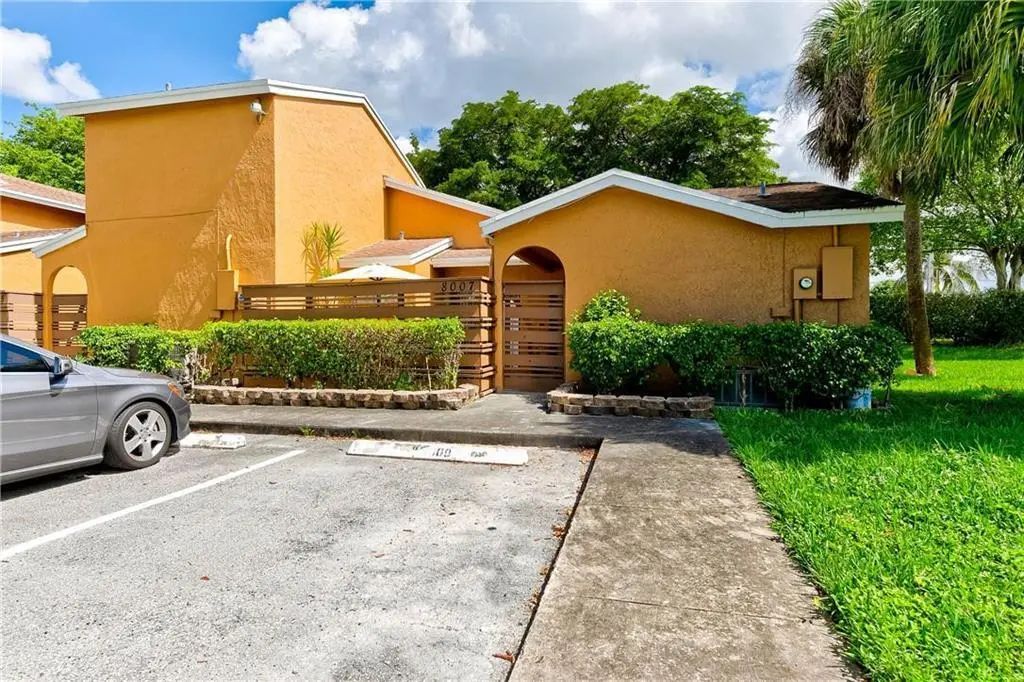 8007 Nw 71st Court, Tamarac