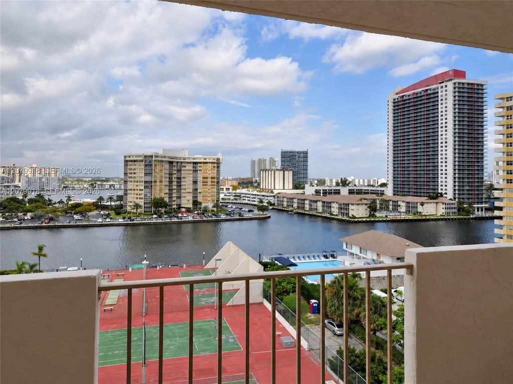 1865 S Ocean Drive #9i, Hallandale Beach