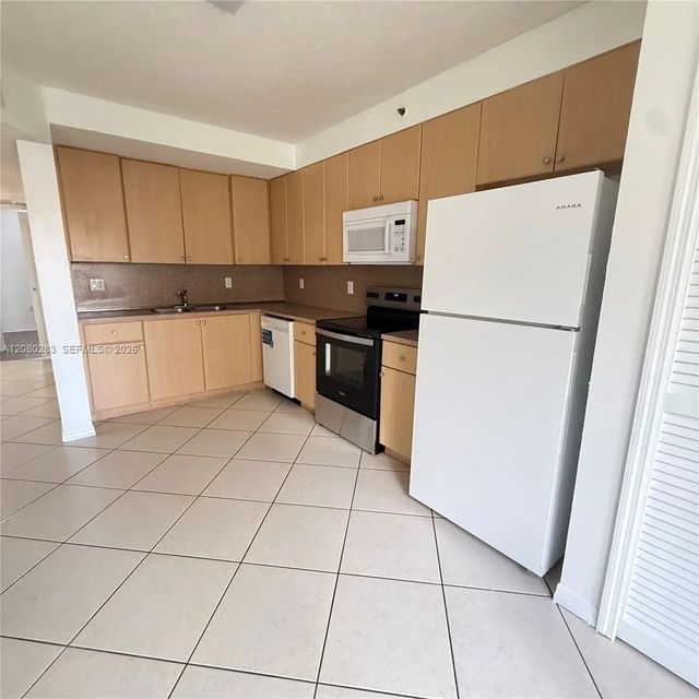 22931 Sw 88th Place #105, Cutler Bay