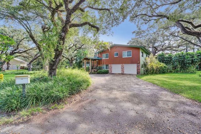 2 of 56 - 5500 Woodland Lane, Dania Beach, FL