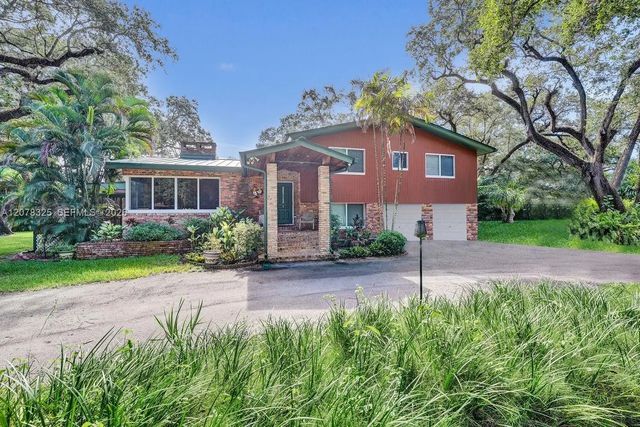 3 of 56 - 5500 Woodland Lane, Dania Beach, FL