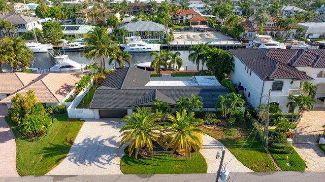 3 of 45 - 2401 Ne 33rd Street, Lighthouse Point, FL