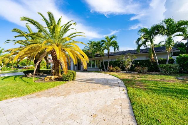 5 of 45 - 2401 Ne 33rd Street, Lighthouse Point, FL