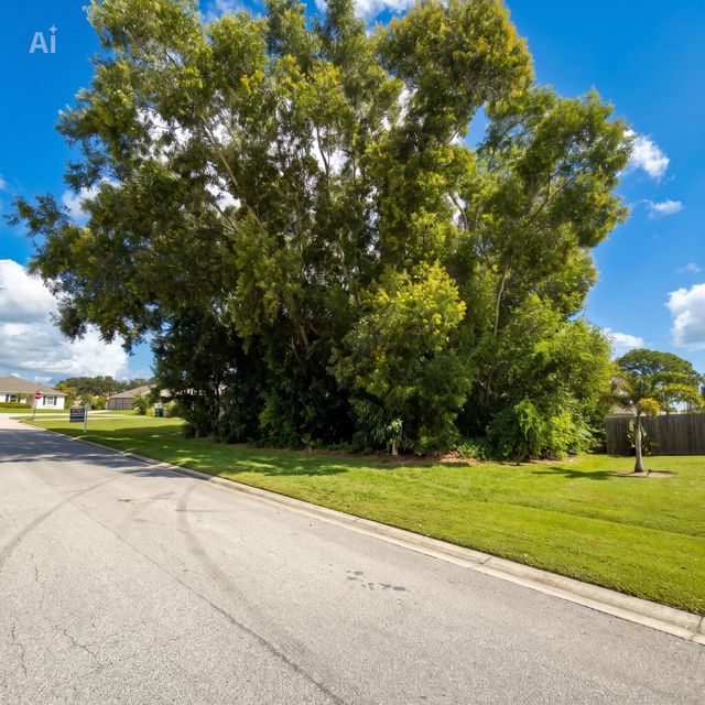 2209 Se Friendship Street, Port St. Lucie