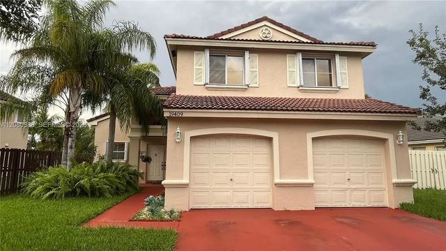 2 of 104 - 19409 Nw 24th Place, Pembroke Pines, FL