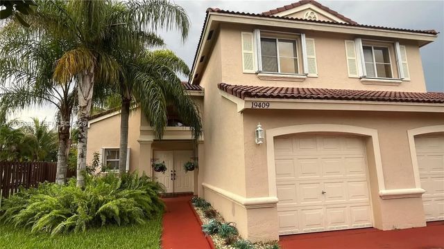 3 of 104 - 19409 Nw 24th Place, Pembroke Pines, FL