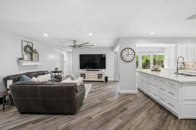 5 of 29 - 2740 Nw 106th Avenue, Coral Springs, FL