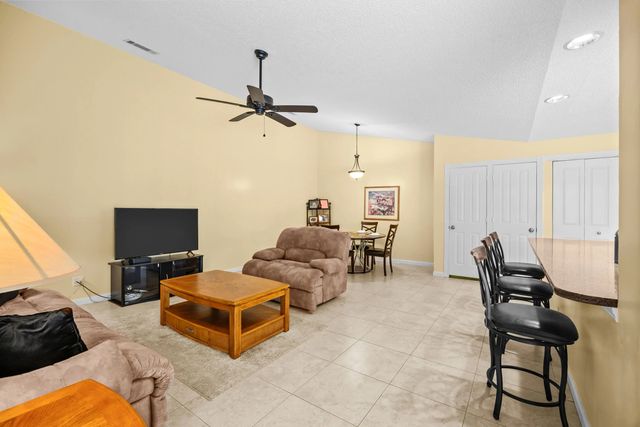 5 of 32 - 1242 Nw Sun Terrace Circle #12a, Port St. Lucie, FL