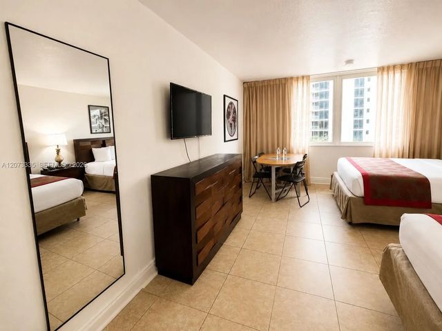 5 of 26 - 19201 Collins Avenue #828, Sunny Isles Beach, FL