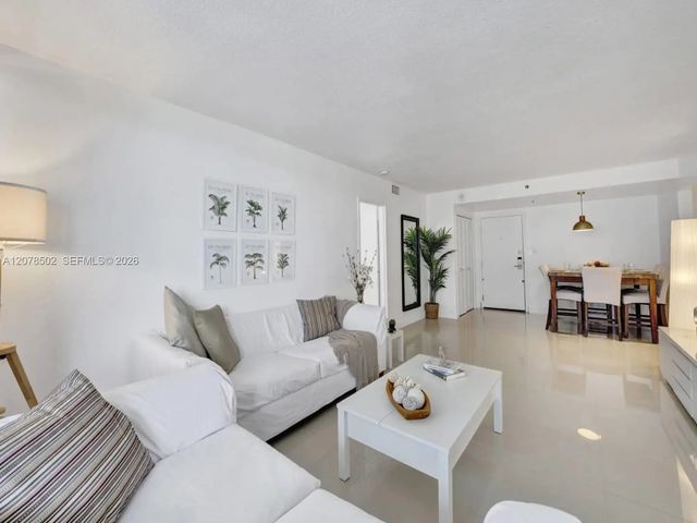 4 of 32 - 5225 Collins Avenue #1516, Miami Beach, FL