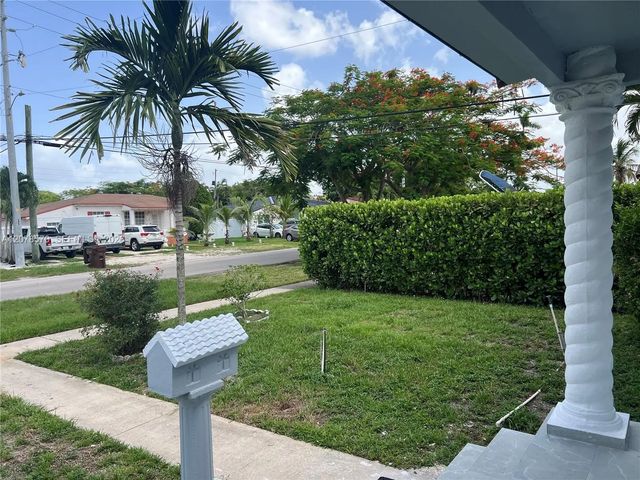 4 of 25 - 5490 W 2nd Avenue, Hialeah, FL