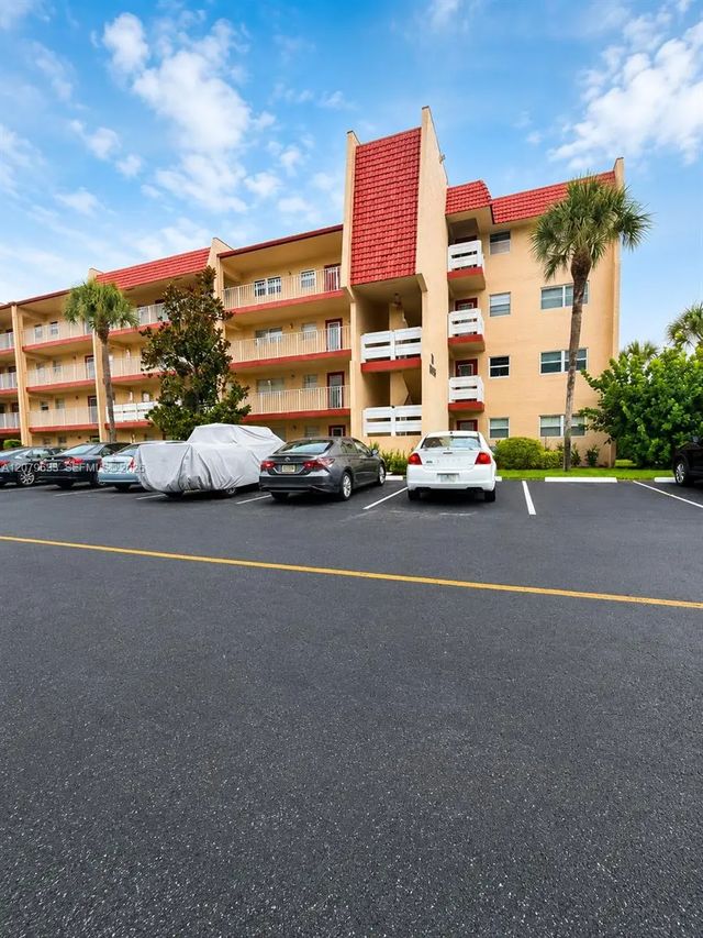 1035 Country Club Drive #408, Margate