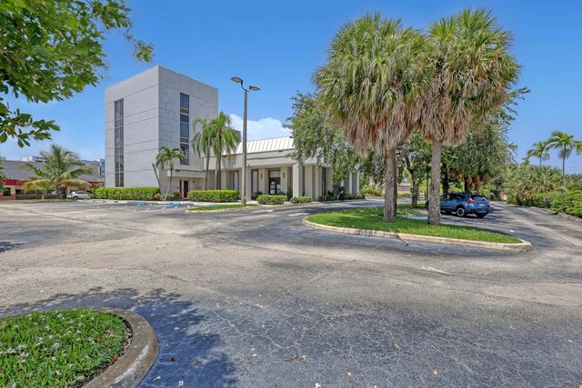 4 of 60 - 2701 Okeechobee Boulevard, West Palm Beach, FL