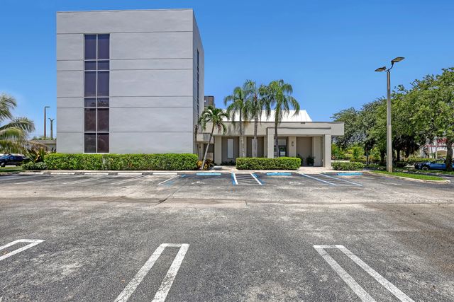 5 of 60 - 2701 Okeechobee Boulevard, West Palm Beach, FL