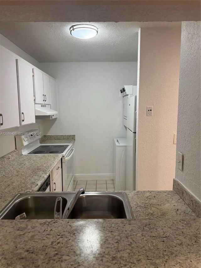 5 of 18 - 838 Twin Lakes Drive #19-e, Coral Springs, FL