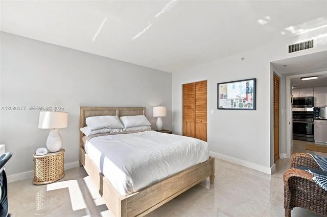 4 of 17 - 650 West Avenue #406, Miami Beach, FL