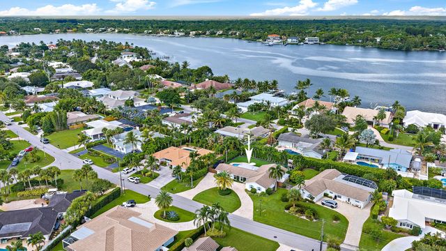 215 Golfview Drive, Tequesta