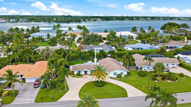 3 of 23 - 215 Golfview Drive, Tequesta, FL
