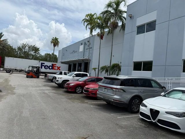 11450 Nw 34th Street #100, Doral