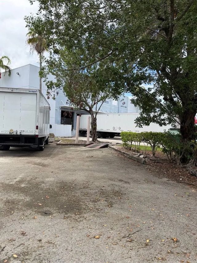 4 of 11 - 11450 Nw 34th Street #100, Doral, FL