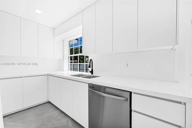 3 of 29 - 4040 Sw 108th Avenue, Miami, FL