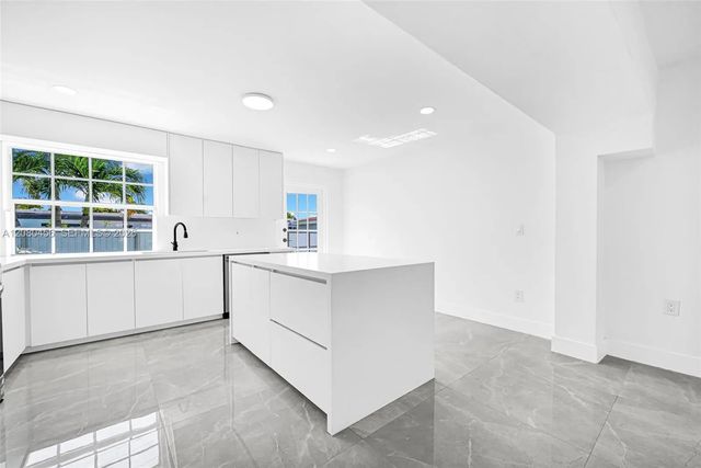 5 of 29 - 4040 Sw 108th Avenue, Miami, FL