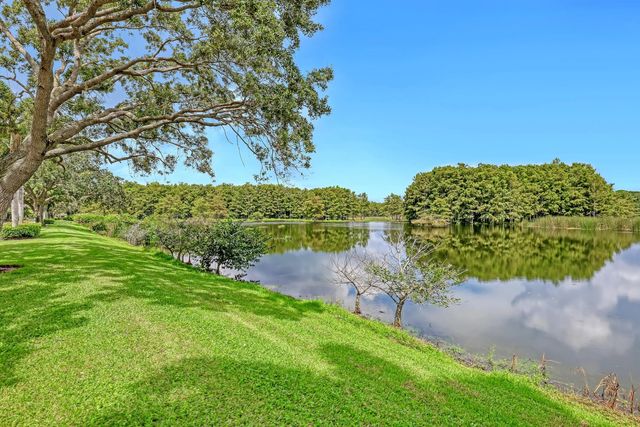 2 of 47 - 23 Windward Isle, Palm Beach Gardens, FL