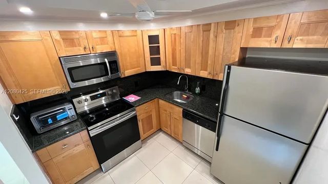 2 of 13 - 20500 W Country Club Drive #204, Aventura, FL