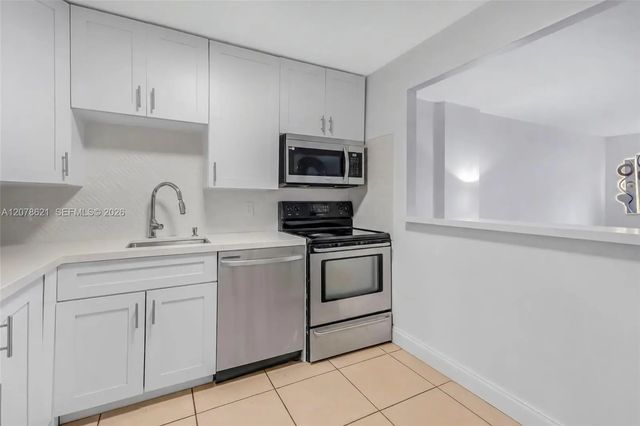 3 of 20 - 16950 W Dixie Highway #a626, North Miami Beach, FL