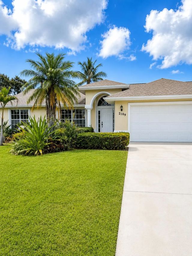 2109 Se Genoa Street, Port St. Lucie
