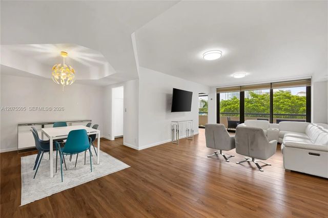 4 of 35 - 19667 Turnberry Way #3f, Aventura, FL