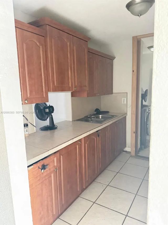3 of 7 - 3887 Nw 207th St Road, Miami Gardens, FL
