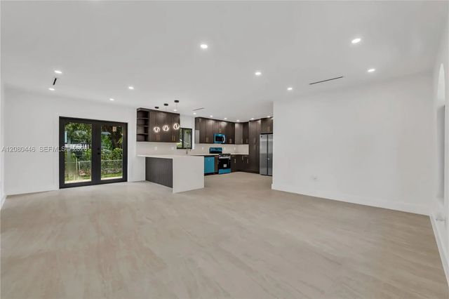 3 of 33 - 6235 Sw 24th Street, Miami, FL