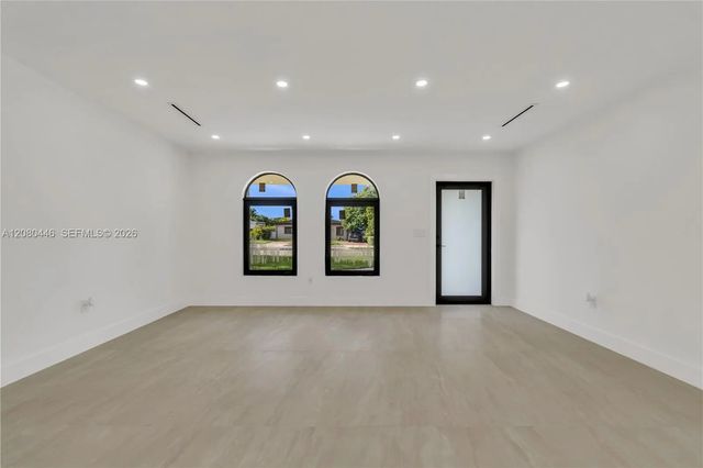 5 of 33 - 6235 Sw 24th Street, Miami, FL