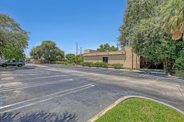 2 of 31 - 801 Spencer Drive, West Palm Beach, FL