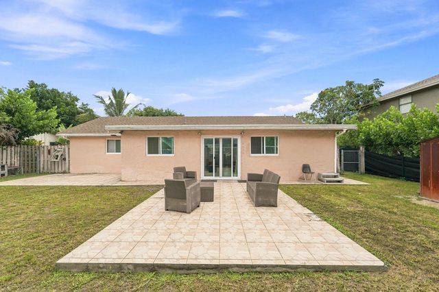 5 of 7 - 4665 Nw 113th Avenue, Sunrise, FL
