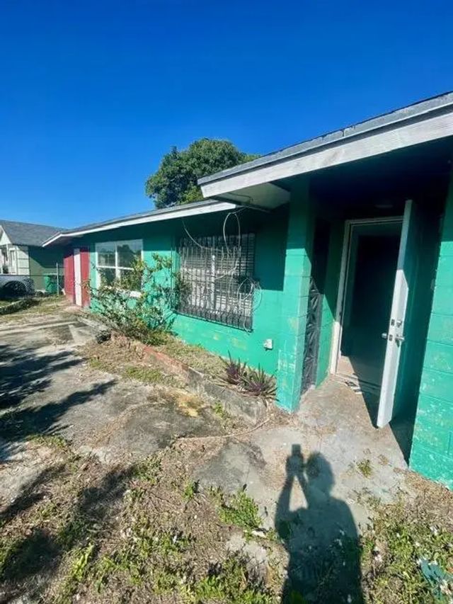 4 of 17 - 3106 Tropic Boulevard, Fort Pierce, FL
