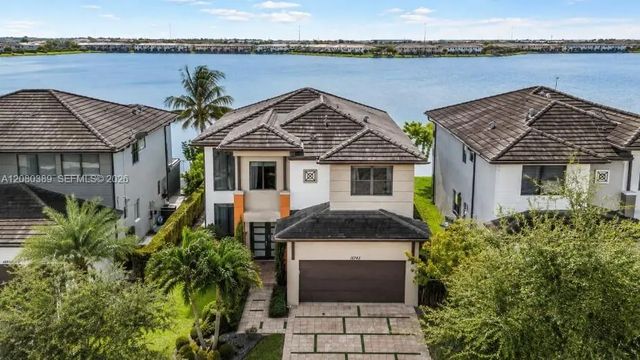 15742 Nw 88th Avenue, Miami Lakes