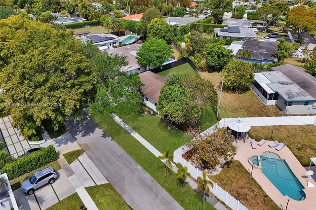 2 of 46 - 2125 Alamanda Drive, North Miami, FL